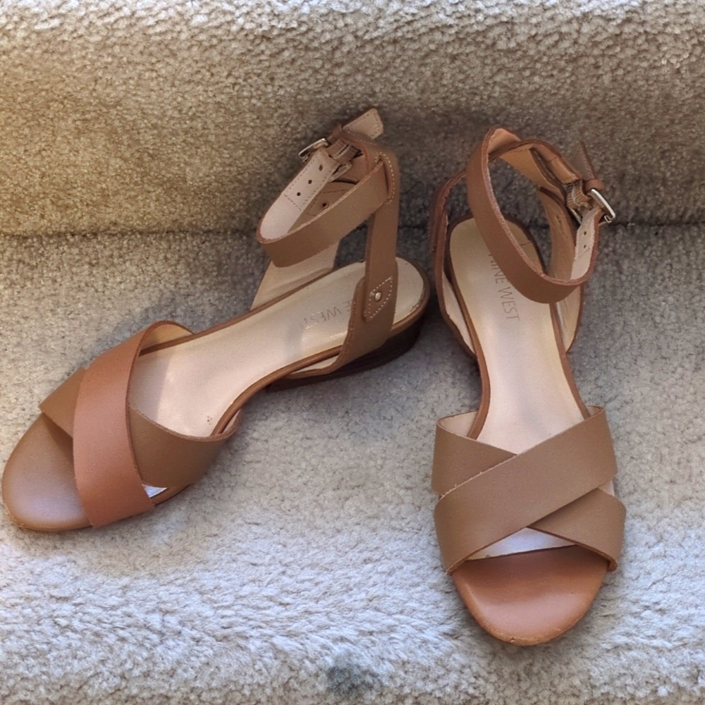 Women sandals